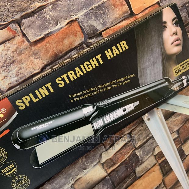 SN-823 Professional Hair Straightener · Photo 2