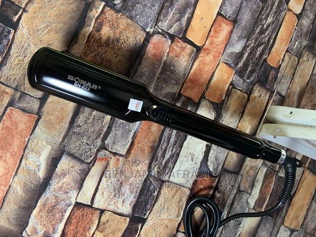 SN-823 Professional Hair Straightener · Photo 4