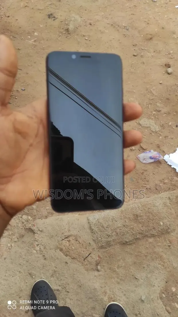 Tecno Camon 11 32 GB Black · Photo 1