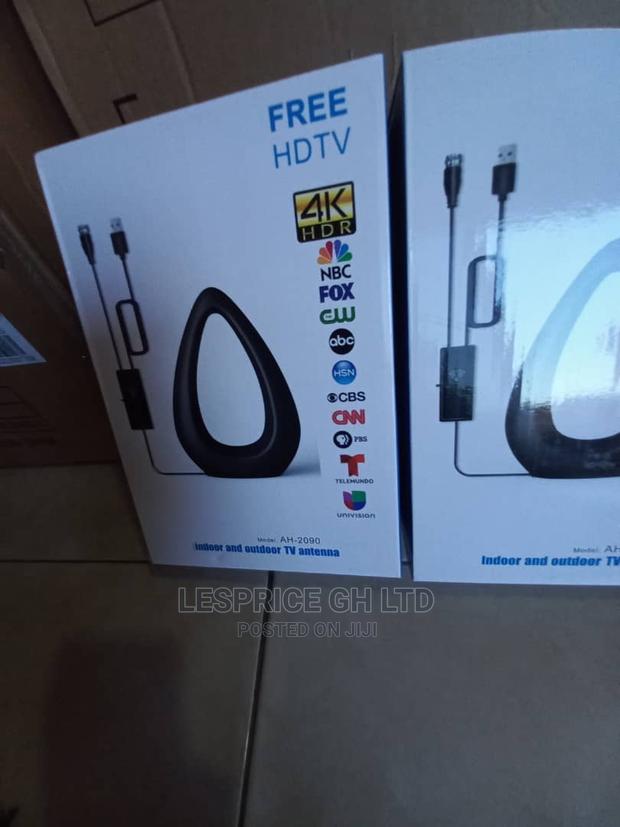 Long Range HD Digital TV Antenna · Photo 1