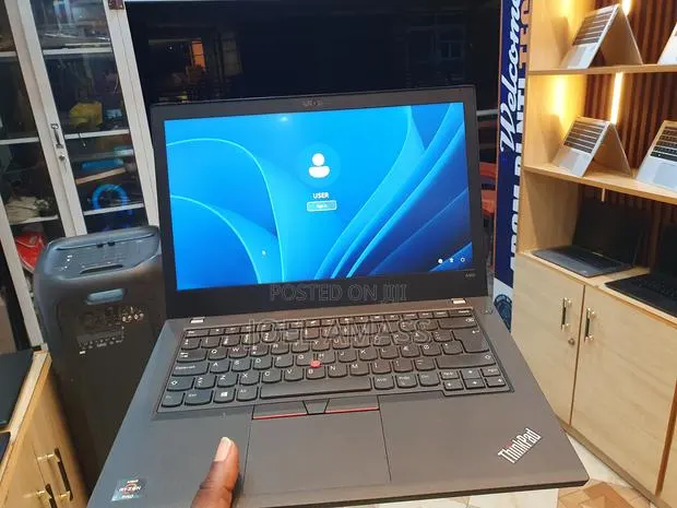 Laptop Lenovo ThinkPad A485 8GB AMD Ryzen 5 SSD 256GB · Photo 1