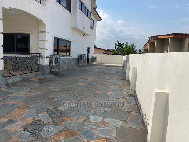 4bdrm House in Bronko Housing, Spintex for rent · Photo 2
