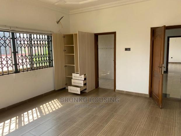4bdrm House in Bronko Housing, Spintex for rent · Photo 8