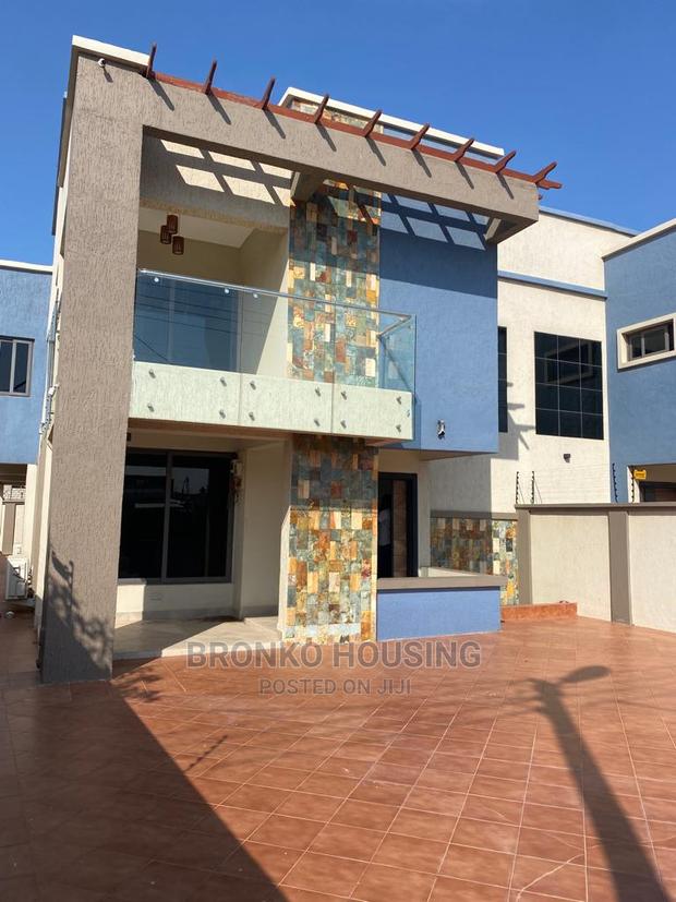 4bdrm House in Bronko Housing, Spintex for rent · Photo 2