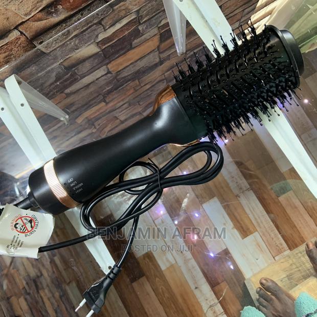 Professional Volumizer and Hair Brush Dryer · Photo 3