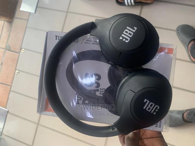 JBL Super Bass Bluetooth Headset · Photo 2