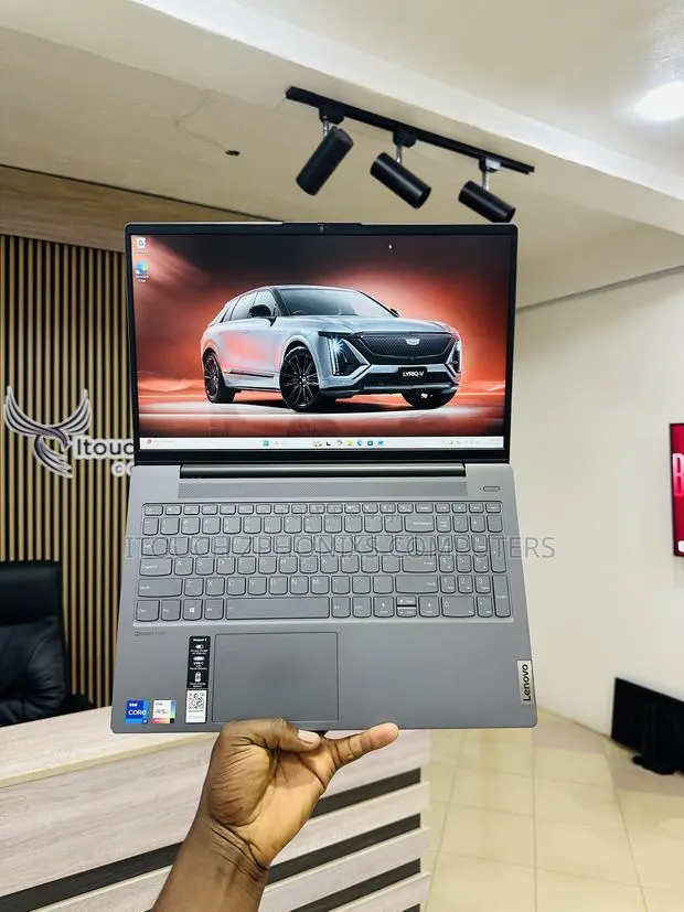 Laptop Lenovo IdeaPad Flex 15 12GB Intel Core i7 SSD 512GB · Photo 1