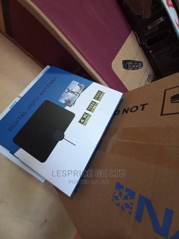 Feature Digital HD TV Antenna · Photo 1