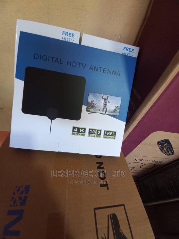 Ultra Modern Digital TV Antenna · Photo 1