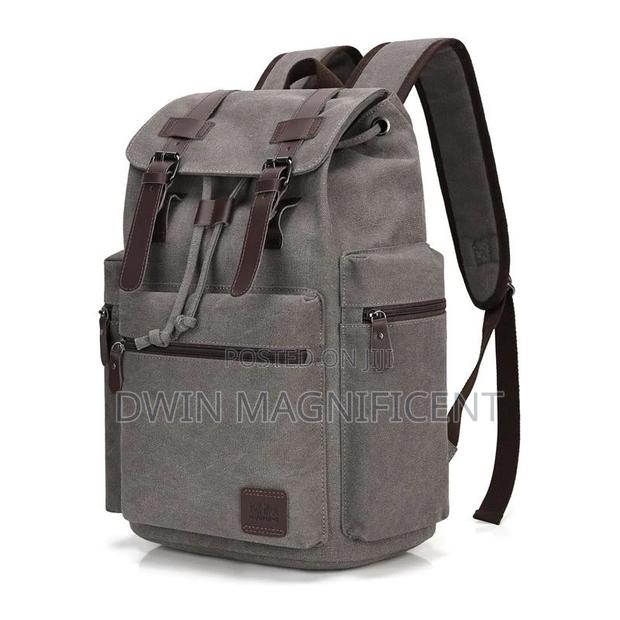 Solid Backpack · Photo 2