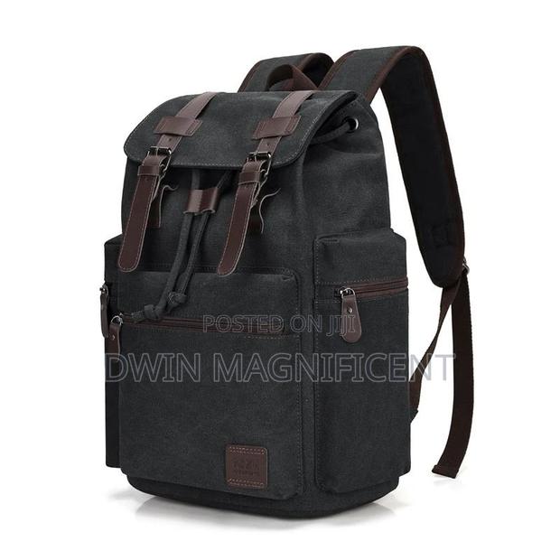 Solid Backpack · Photo 3