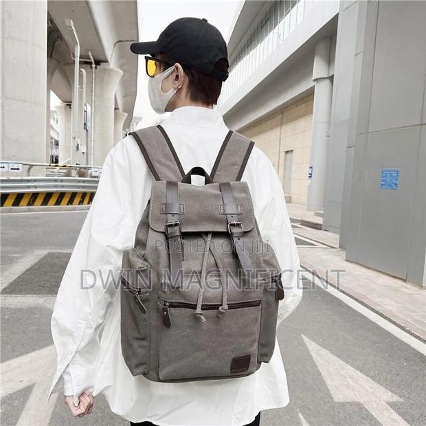 Solid Backpack · Photo 5