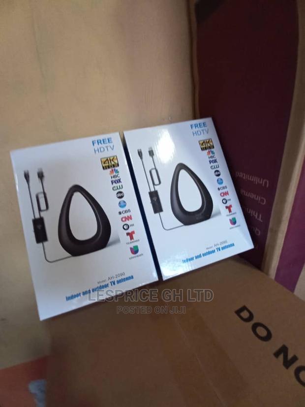 Ultra Tin Design HDR TV Antenna · Photo 1