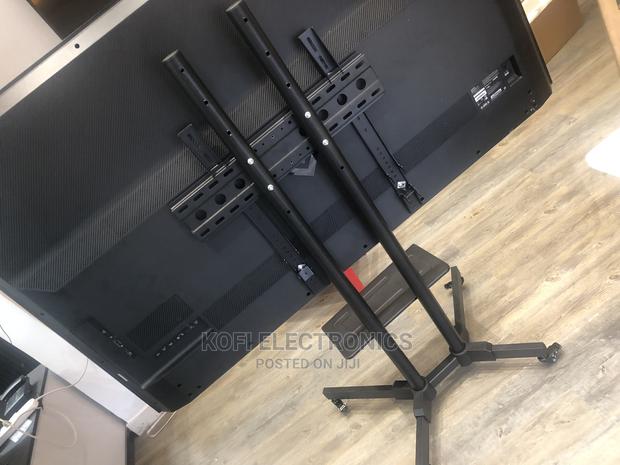 Install New Mobile TV Stand/Trolley for LED 32-70 With Shelf · Photo 1