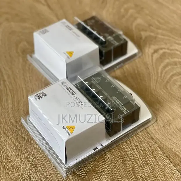 Micro Amp_ Ha400_ 4 Channel- Headphone Amplifier · Photo 2