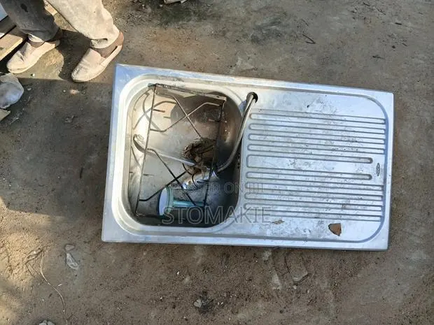 Used Kitchen Sink · Photo 1