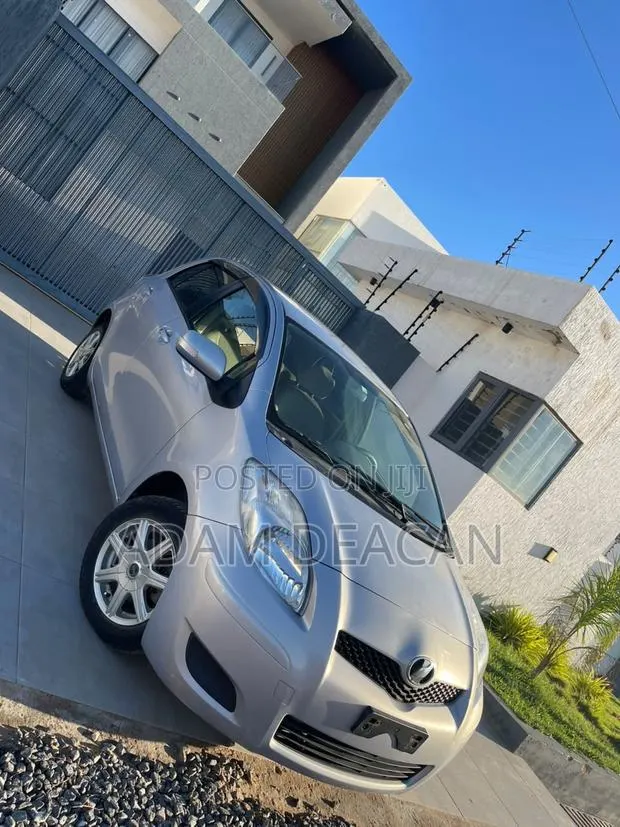 Toyota Vitz 2010 · Photo 1