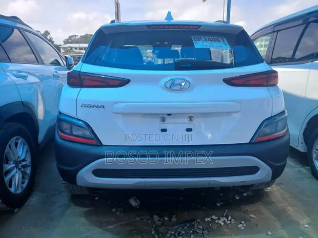 Hyundai Kona 2022 White · Photo 1