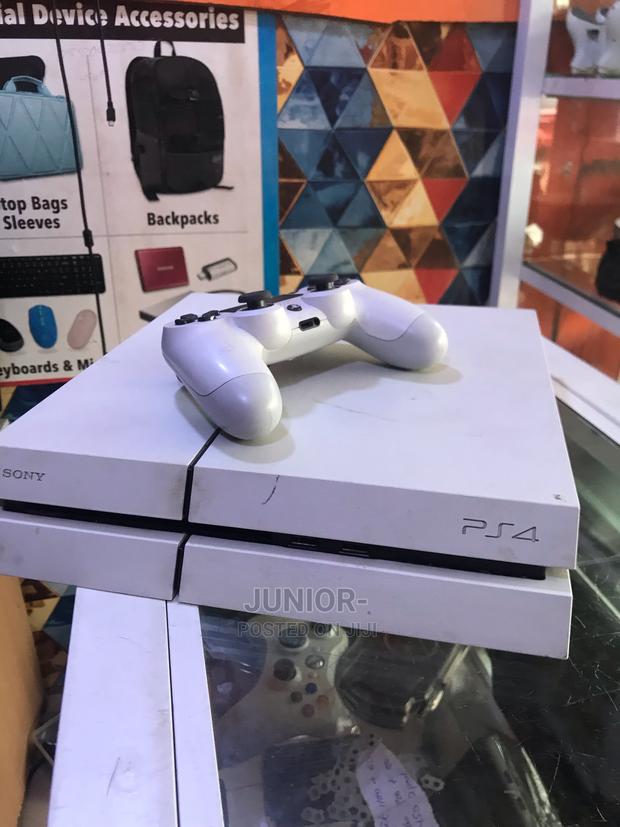 PLAYSTATION 4 With All Accessories and Games · Photo 1