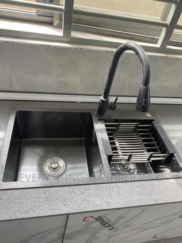 Black Kitchen Sink With Pullout Faucet_pull Out Tap Sink · Photo 2