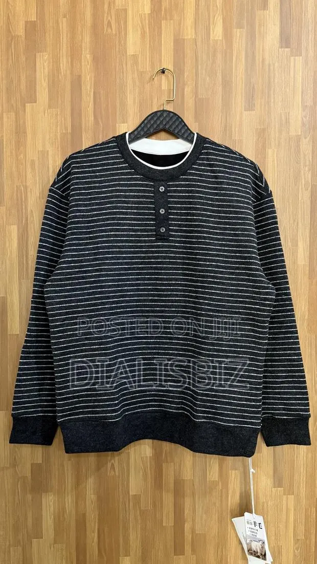 Pullover Sweater · Photo 1