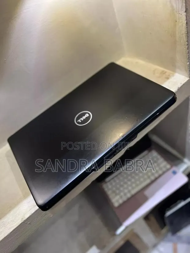 New Laptop Dell Inspiron Duo 4GB Intel HDD 320GB · Photo 1