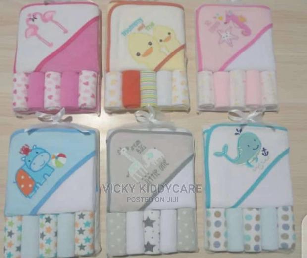 Hooded Towel and Mouth Towels · Photo 1