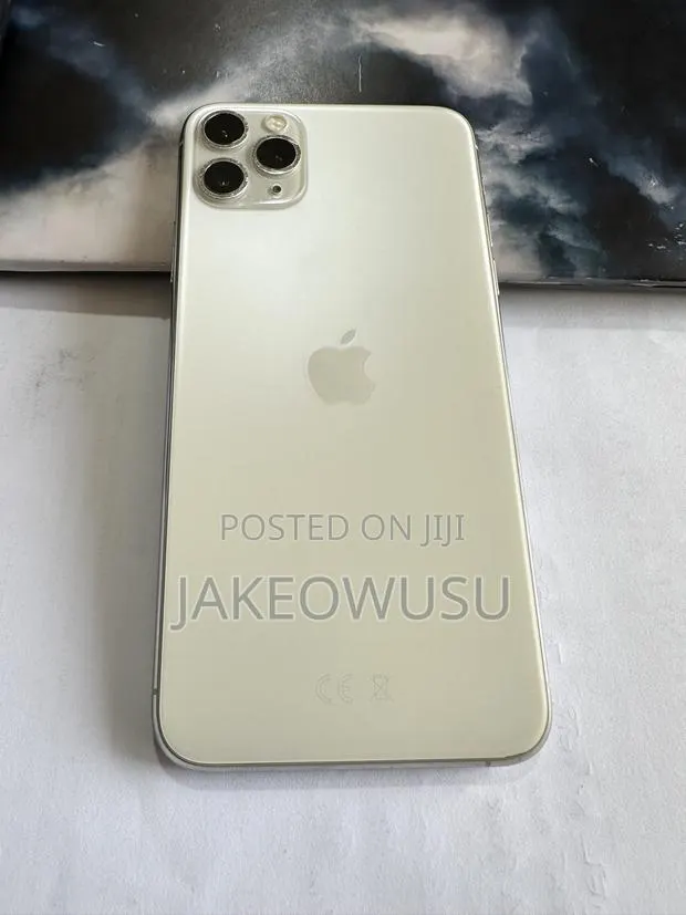 Apple iPhone 11 Pro Max 64 GB White · Photo 1