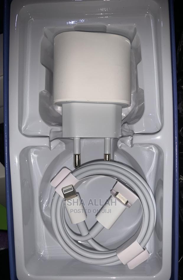 iPhone 14promax Charger. Type C to Type C · Photo 3