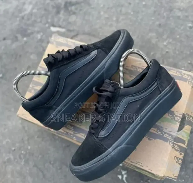 Vans Old Skool Sneakers · Photo 1