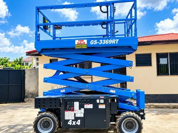 Scissor Lift · Photo 1