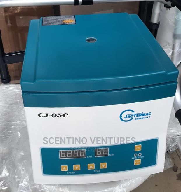 Digital Centrifuge 12 Bucket · Photo 1