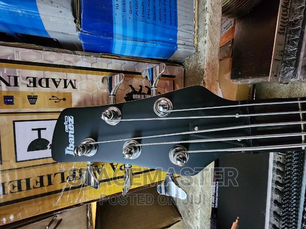 Bass Guitar 5 Strings · Photo 3