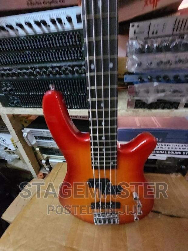 Bass Guitar 5 Strings · Photo 2