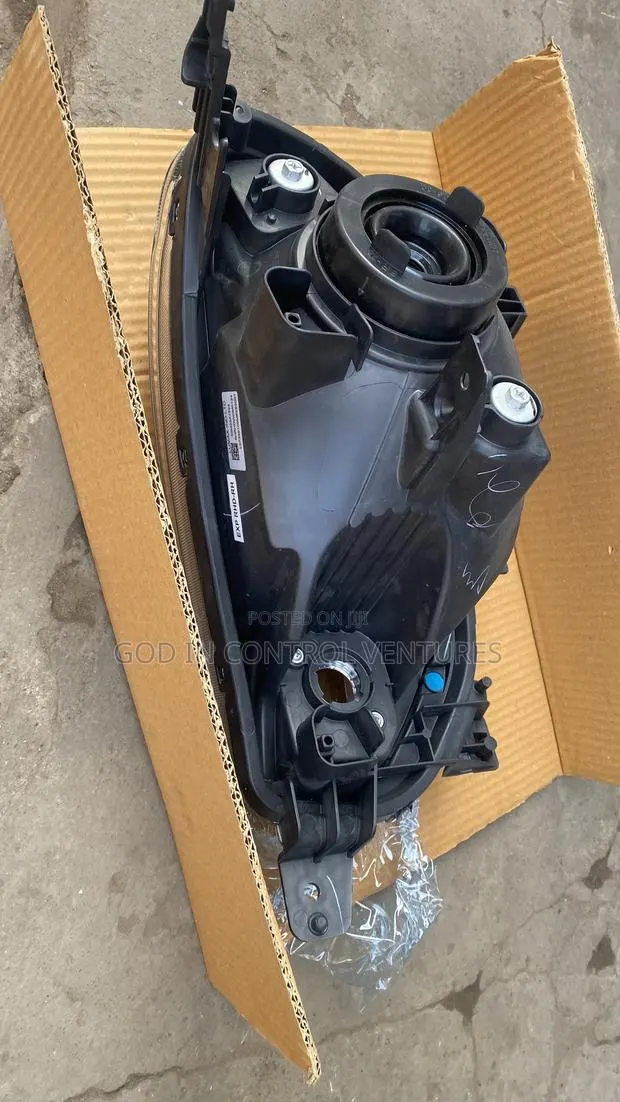 Suzuki S-Presso Headlight Pair · Photo 1
