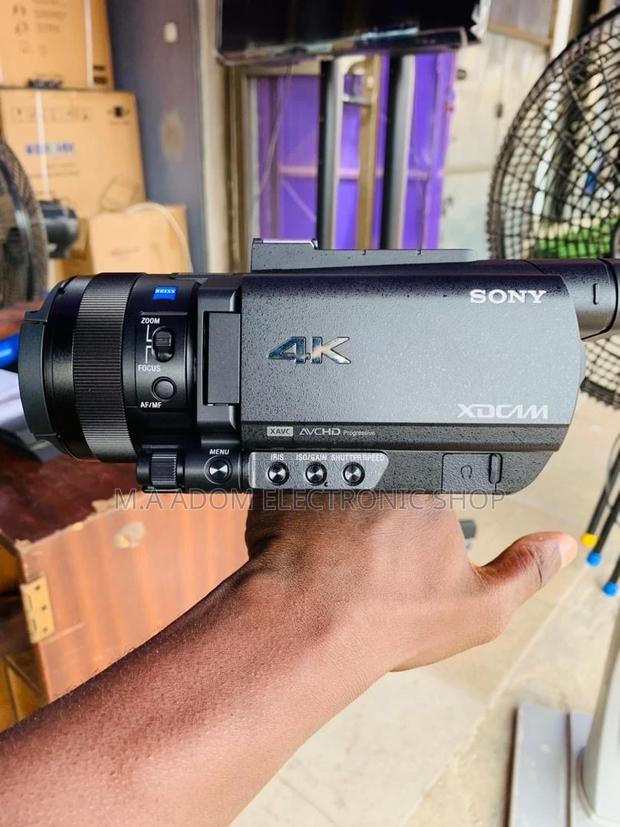 Acquire Sony PXW-Z90V HD Compact NXCAM Camcorder · Photo 1