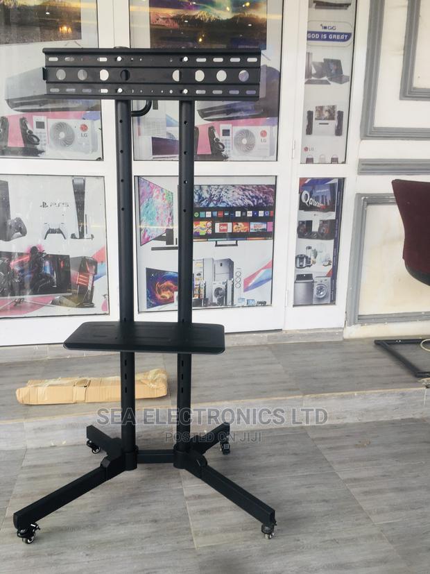 Mobile TV Stand—-Trolley for LED/LCD 32-70" · Photo 1