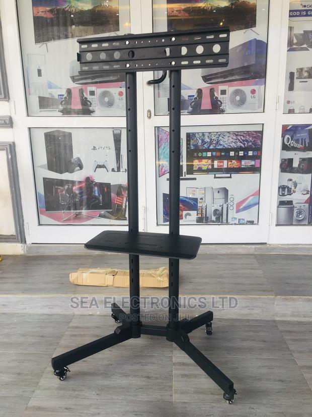 Trolley Stand for Screen Size: 32-70" · Photo 3