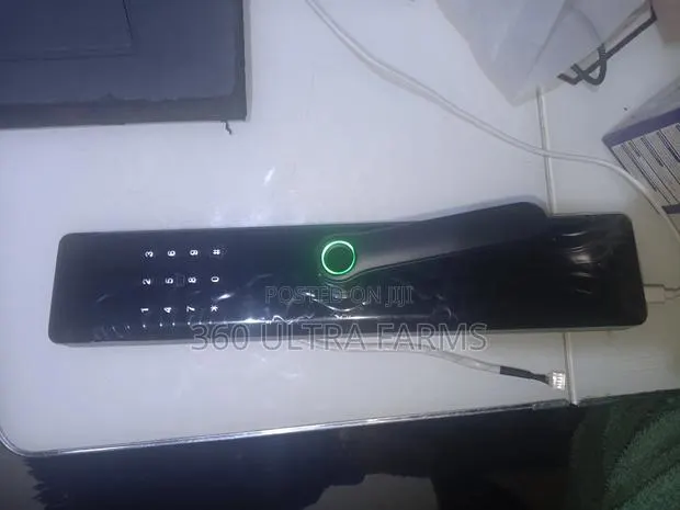 Smart Door Lock · Photo 1