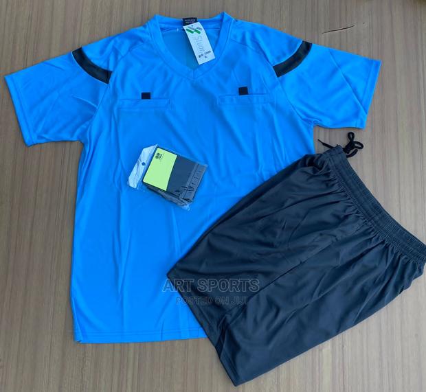 Referee Set · Photo 1