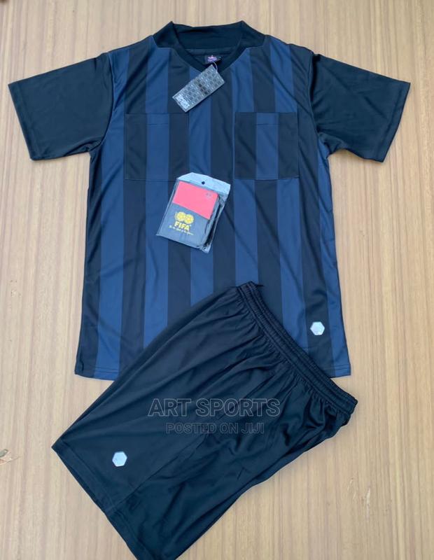 Referee Set · Photo 2