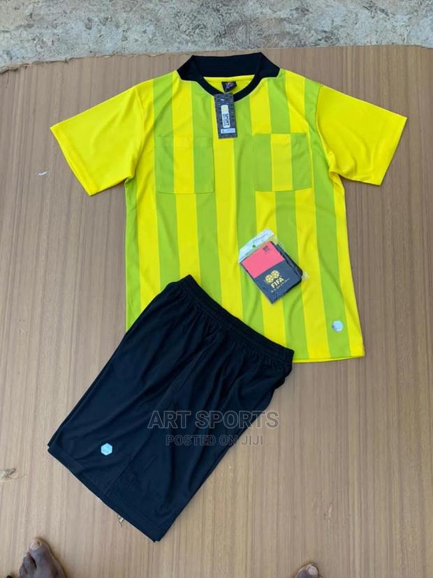 Referee Set · Photo 3