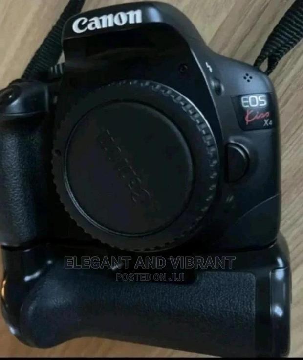 Canon Camera EOS Kiss X4 Bundle · Photo 1