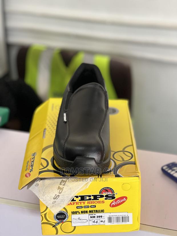 Steel Toe Kitchen Safety Shoe · Photo 1