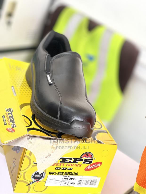 Steel Toe Kitchen Safety Shoe · Photo 3