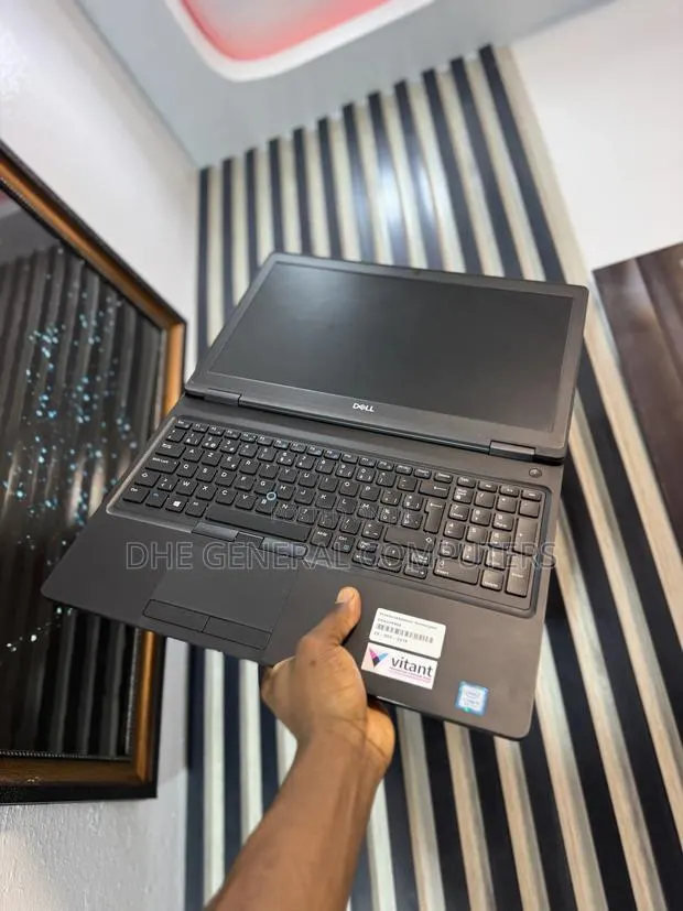 Laptop Dell Latitude E5570 8GB Intel Core i5 SSD 256GB · Photo 1