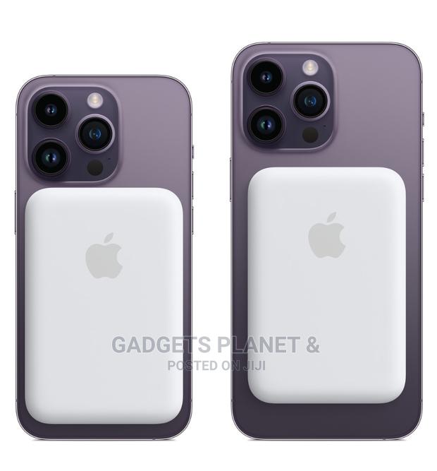 Magsafe Wireless Charging Battery Pack · Photo 2