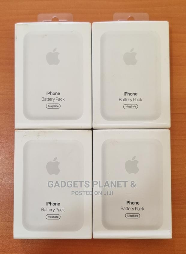 Magsafe Wireless Charging Battery Pack · Photo 1