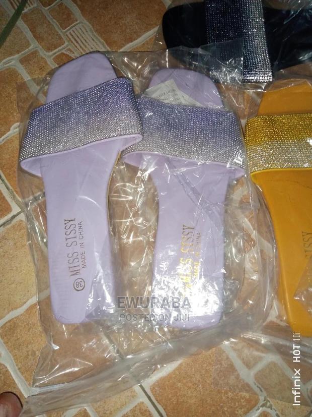 Color Matching Slippers · Photo 4