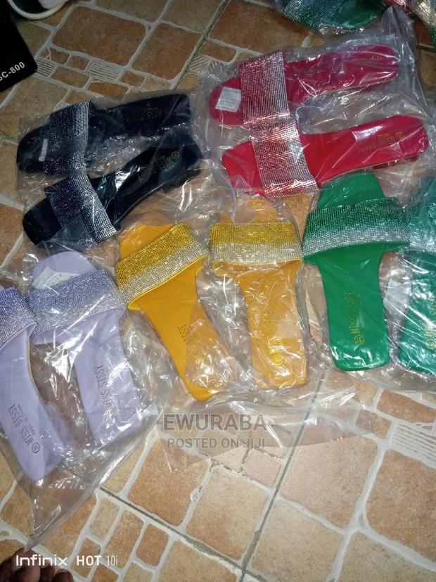 Color Matching Slippers · Photo 7